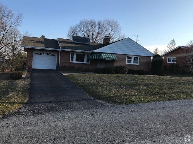 Building Photo - 135 Grandview Dr Rental