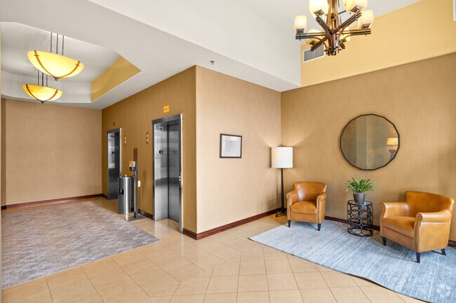 Serrano Luxury Homes and Garden - Lobby