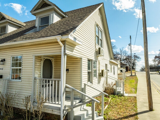 Photo - 2000 S U St Unidad A