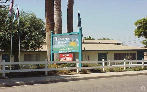Photo - La Sierra Heights Apartments