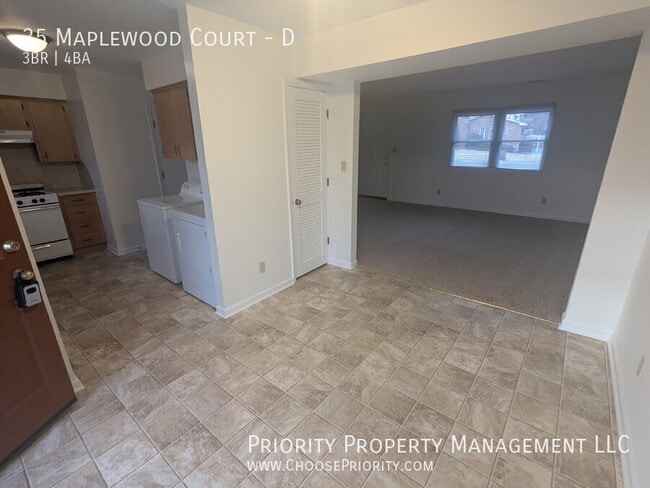 Photo - 35 Maplewood Ct Unit D