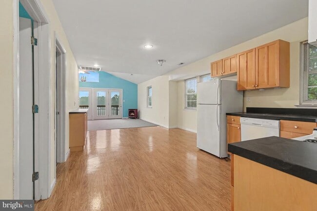 Photo - 1702 Oakfield Ave
