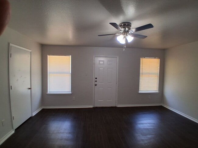 Photo - 13649-13651 Biggs St Unidad 13651 Biggs St