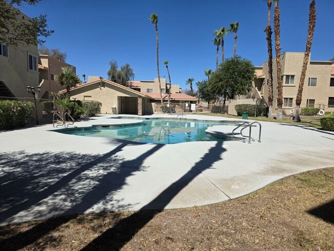 Building Photo - Affordable Two Bedroom Condo in a Great Location