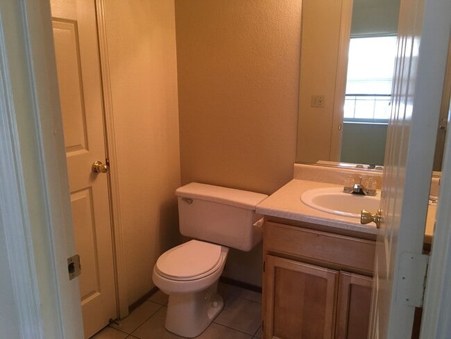 Photo - 4200 Stonewalk Ct Unit D