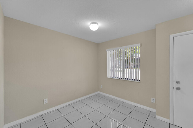 Photo - 9088 NW 40th St