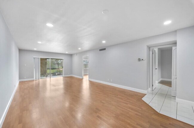 Photo - 6100 S Falls Cir Dr Unit 204