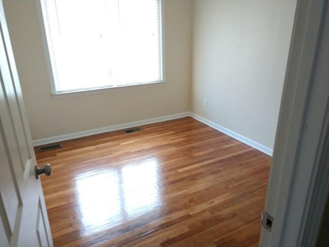 Photo - 881 Allen Rd