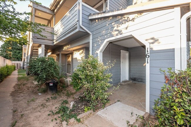 Photo - Spacious 1-Bedroom Apartment in South Tulsa | $785 | Mid October