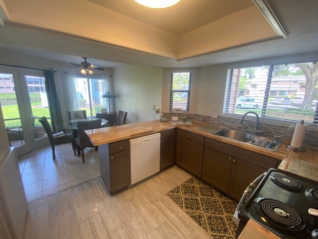 Photo - 130 Blue Heron Dr