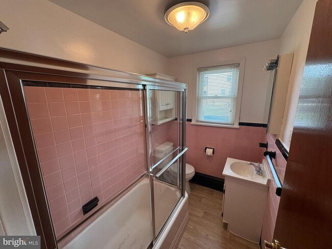 Photo - 410 Paoli Ave