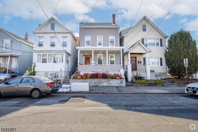 Building Photo - 341 Van Dyke Ave Rental