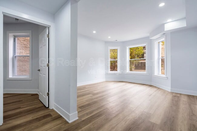 Photo - 3744 N Wilton Ave Unit 1N