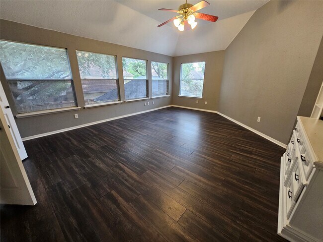 15015 Dawnbrook Dr