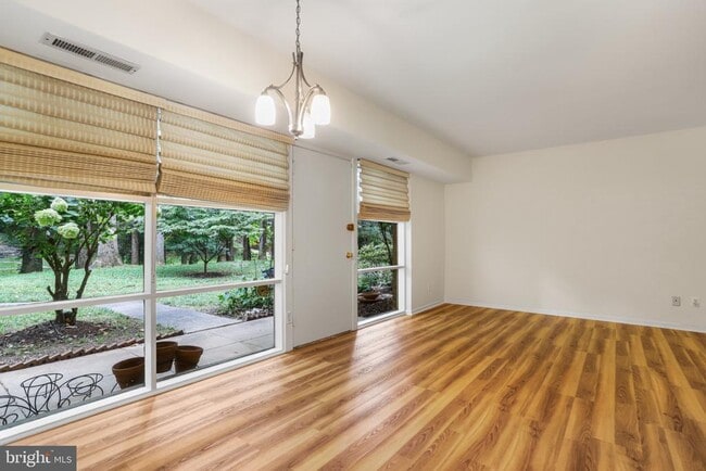Photo - 4917 Americana Dr Unit T6