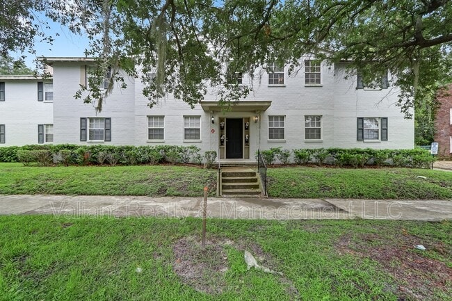 Building Photo - 2358 Herschel St