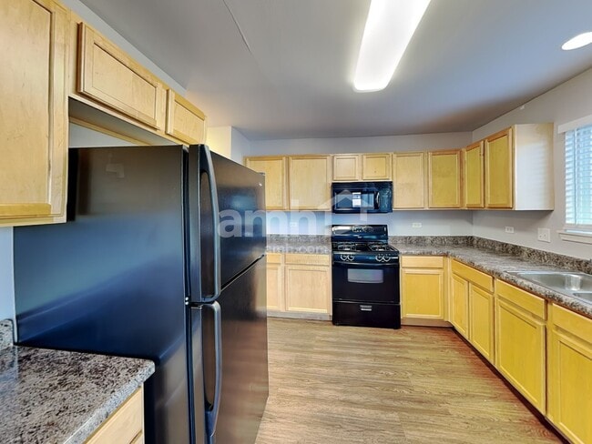 2419 Paradise Cir