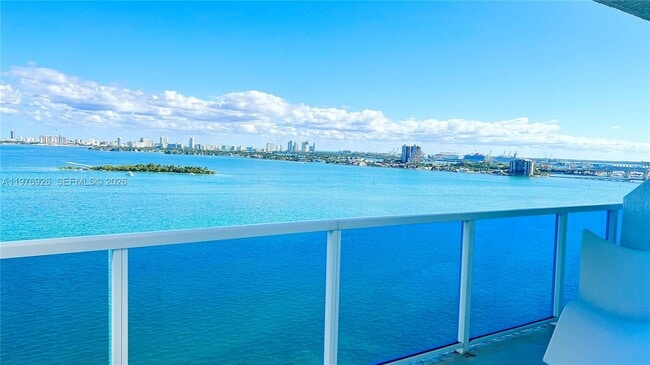 Building Photo - 700 NE 25th St Unit 1503