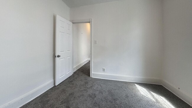 Photo - Philly Bi-Level: Modern & Bright