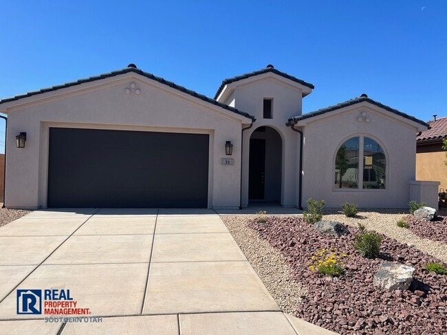 Building Photo - Newer home in Brio