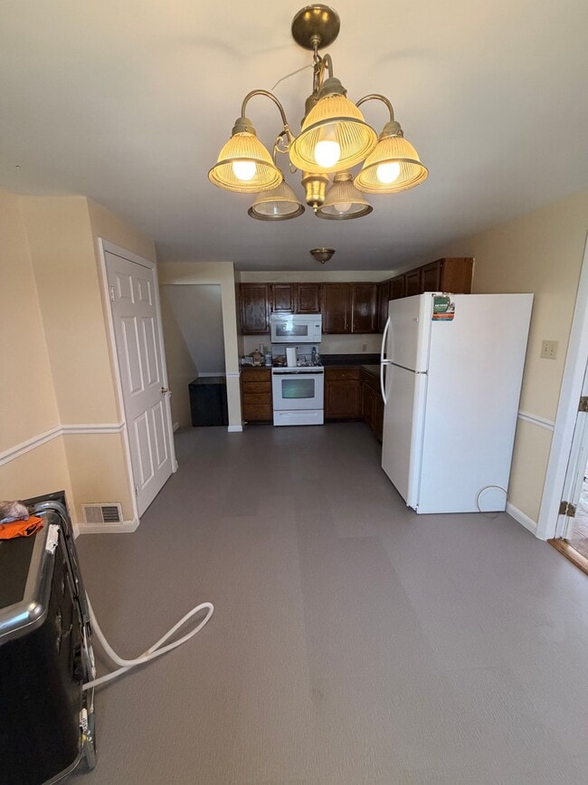 Photo - 202 Fleetwood Dr