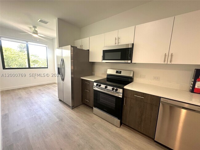 Photo - 20 NE 19th St Unit 304