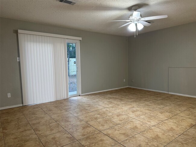 Photo - 1108 E Red Cedar Cir