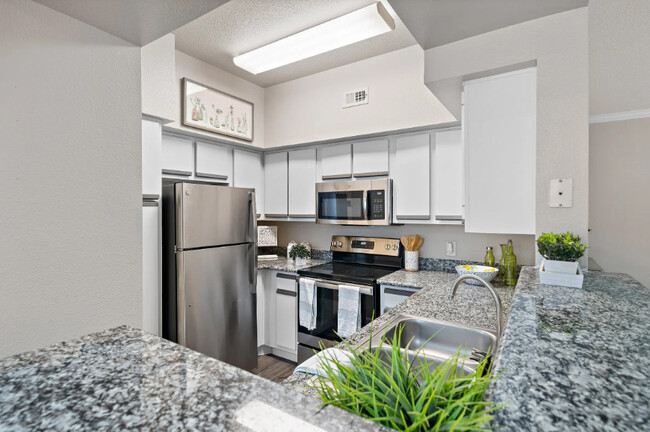 Building Photo - Chartwell Court Rental