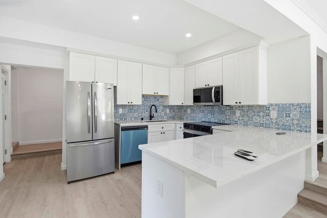 Photo - 2836 Kilkare Rd