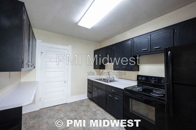 447 E Jefferson St Unit 3