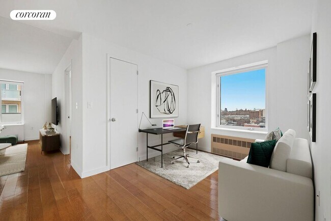 Photo - 41-18 Crescent St