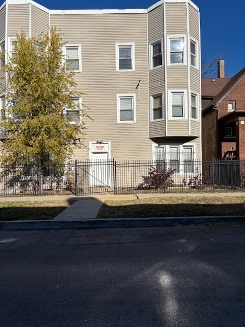 Building Photo - 1500 E 73rd St Unit 3