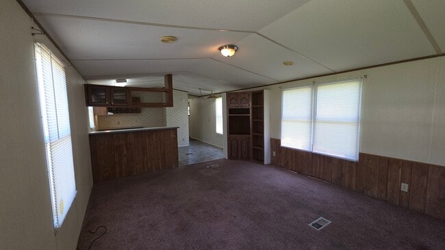 Photo - 77 Saturn Ln