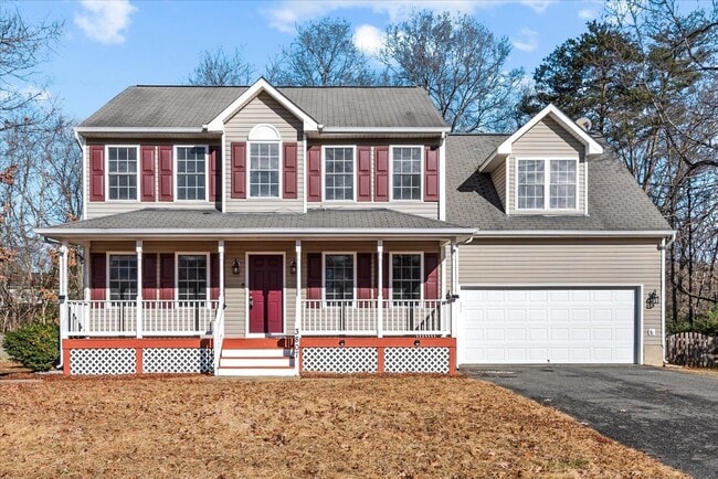 Photo - Near VRE and I-95!