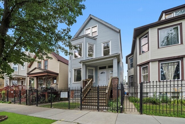 Photo - 2418 N Lawndale Ave Apartment Unit 2