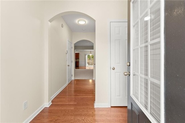 Photo - 5165 Sherwood Way