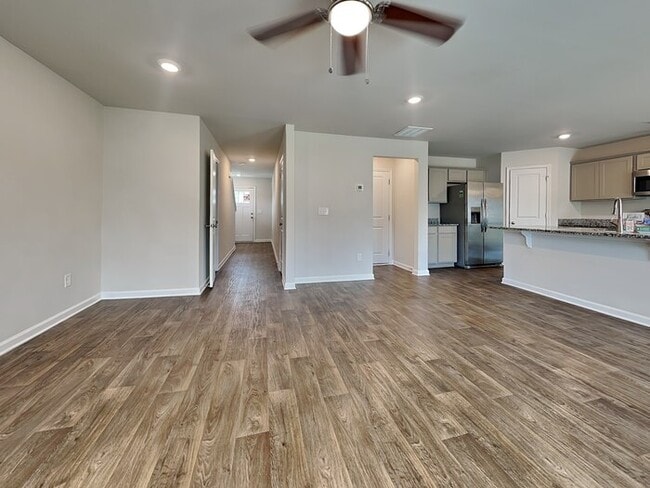 Photo - 331 Crooked Pne Ct