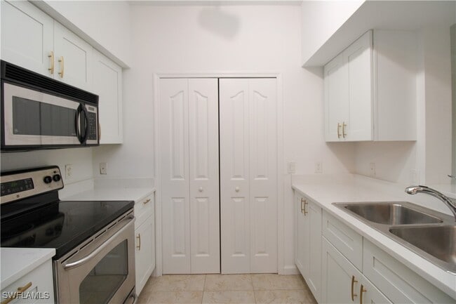 Building Photo - 13010 Positano Cir Unit 102