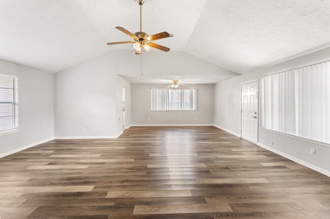 Photo - 1202 Manorglen Dr
