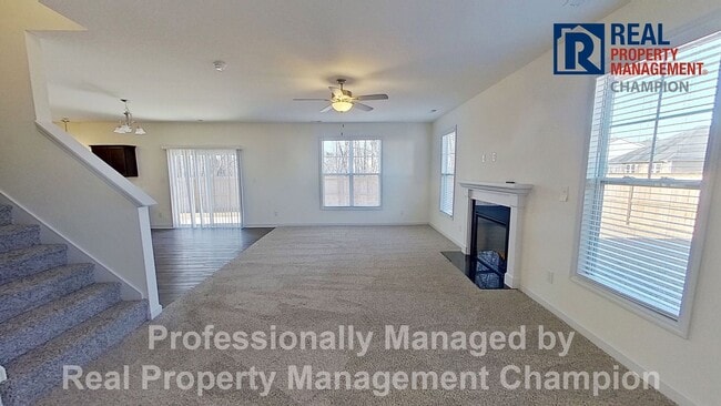 Photo - Spacious Home with Fenced Back Yard Convenient to Camp Lejeune