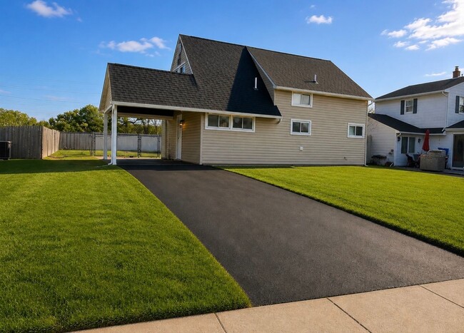 Building Photo - Renovated Pennsbury School District 4 bedroom 2 bath in North Park in Levittow PA Falls Twp. Lar...