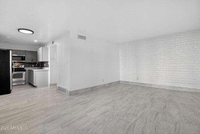 Building Photo - 2925 N 38th St Unit 2