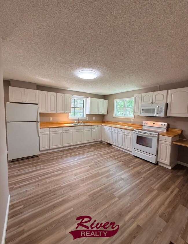 5735-B Deans Bridge Rd
