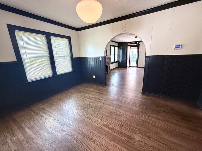 Photo - Cute 2BD 1.5BA Craftsmen w/ Bonus Room and Closet in Historic Putnam Heights!!