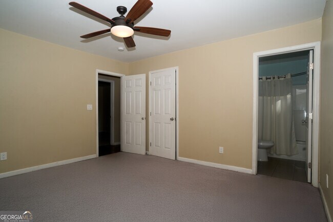 Photo - 460 Paxton Pl