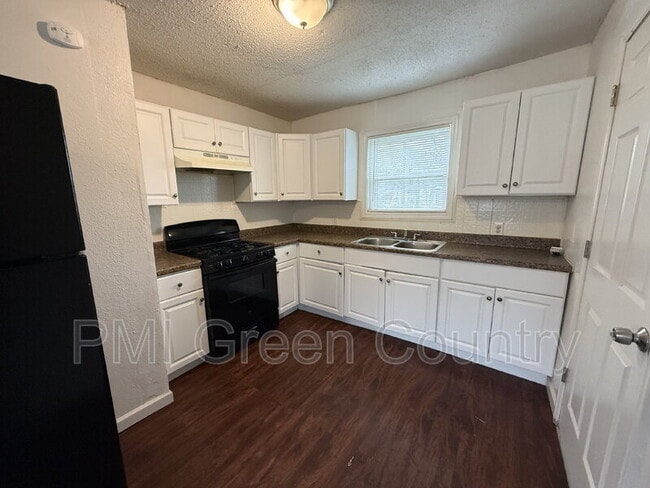 Photo - 5926 N Frankfort Ave