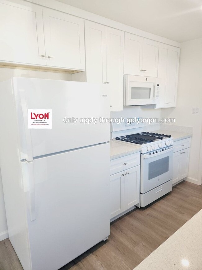 Photo - Fully renovated halfplex- Available Now!