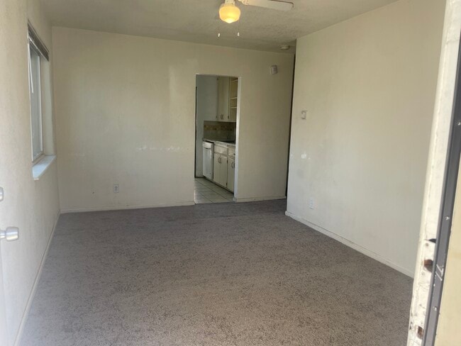 Photo - 1426 Clinton St