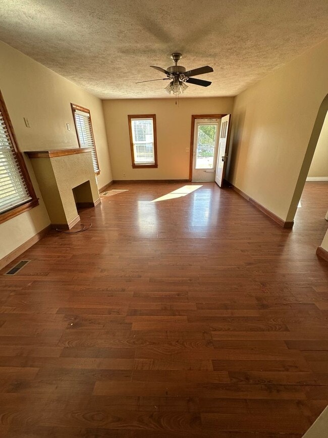 Photo - 2 Bedroom, 1 Bathroom House