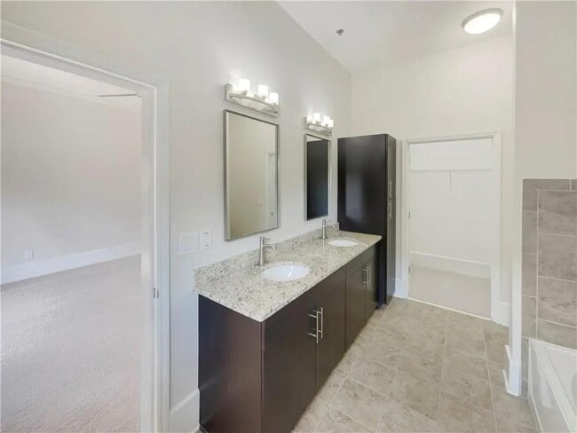 Photo - 745 Fountainhead Ln NE